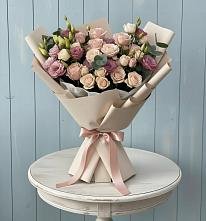 Букет цветов из:  Розы и Лизиантусы в Сватково