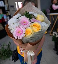 Букет цветов из:  Герберы, Розы и Хризантемы в Сватково