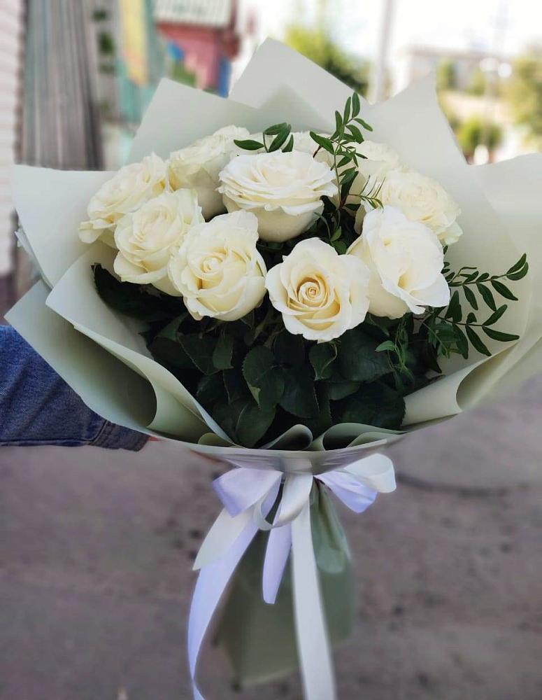 Букет Белые розы Проуд в Сватково