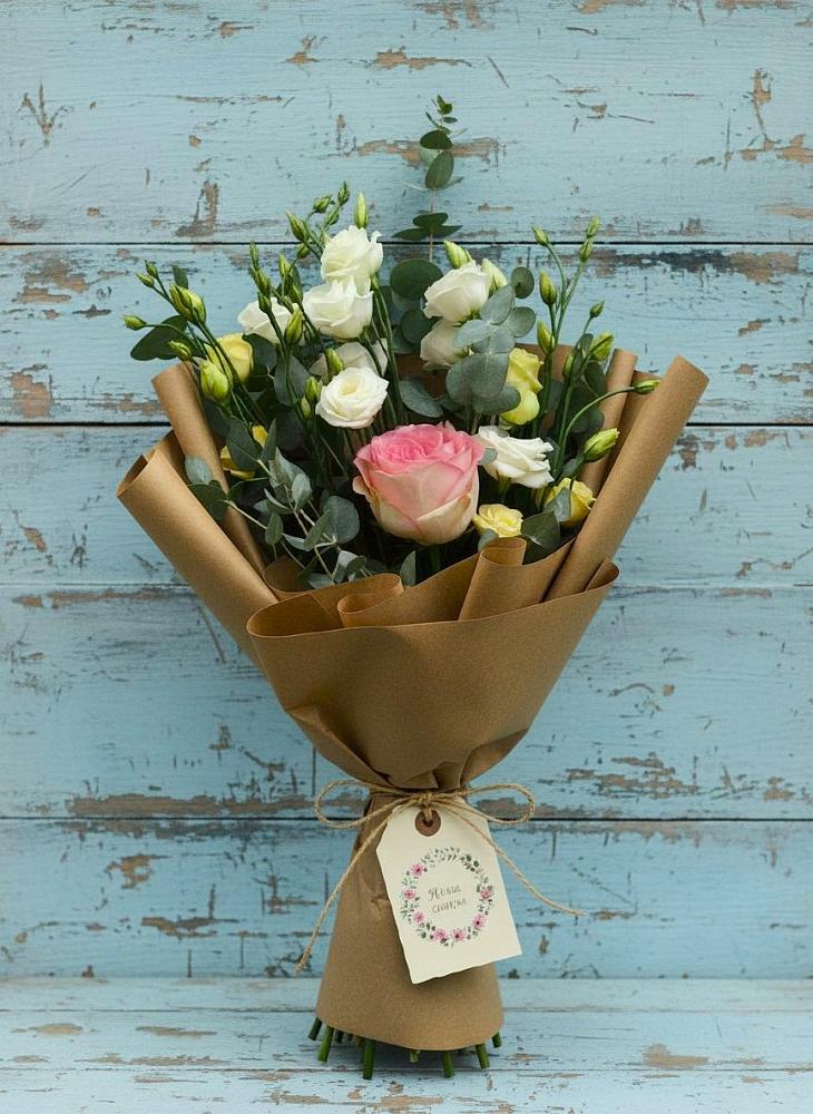 Букет цветов из: Розы и Лизиантусы в Сватково