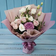 Букет цветов из:  Розы и Лизиантусы в Сватково