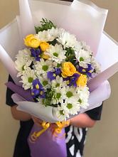 Букет цветов из:  Ирисы, Хризантемы и Розы #REPLACE_PRED# Сватково