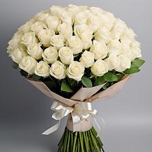 Букет 101 беля роза Белоснежка в Сватково