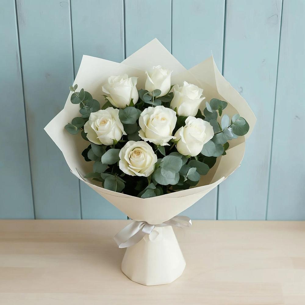 Букет Белые розы в Эвкалипте в Сватково