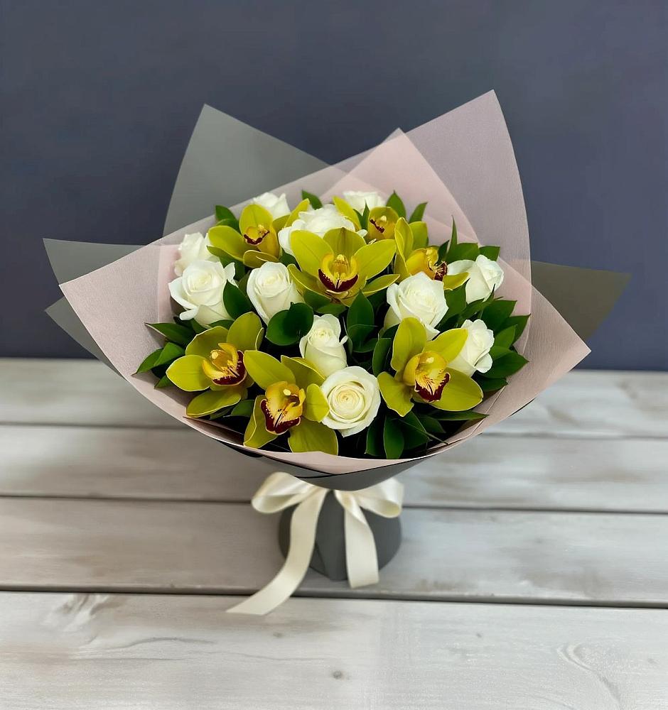 Букет цветов из: Орхидеи и Розы в Сватково