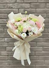 Букет цветов из:  Гвоздики, Розы, Лизиантусы и Хризантемы #REPLACE_PRED# Сватково