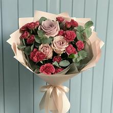 Букет цветов из:  Гвоздики и Розы в Сватково