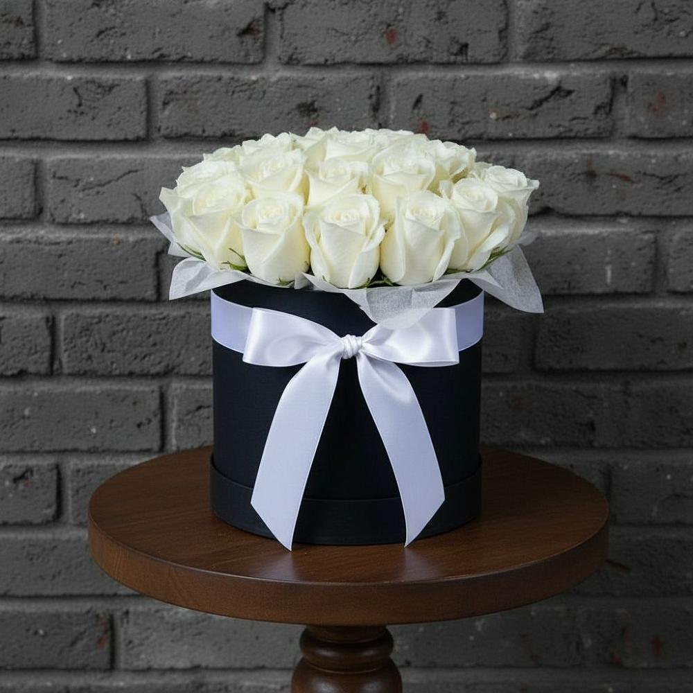 Цветочная композиция из Розы в шляпной коробке в Сватково