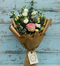 Букет цветов из:  Розы и Лизиантусы в Сватково