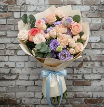 Букет цветов из:  Розы, Лизиантусы и Гвоздики в Сватково