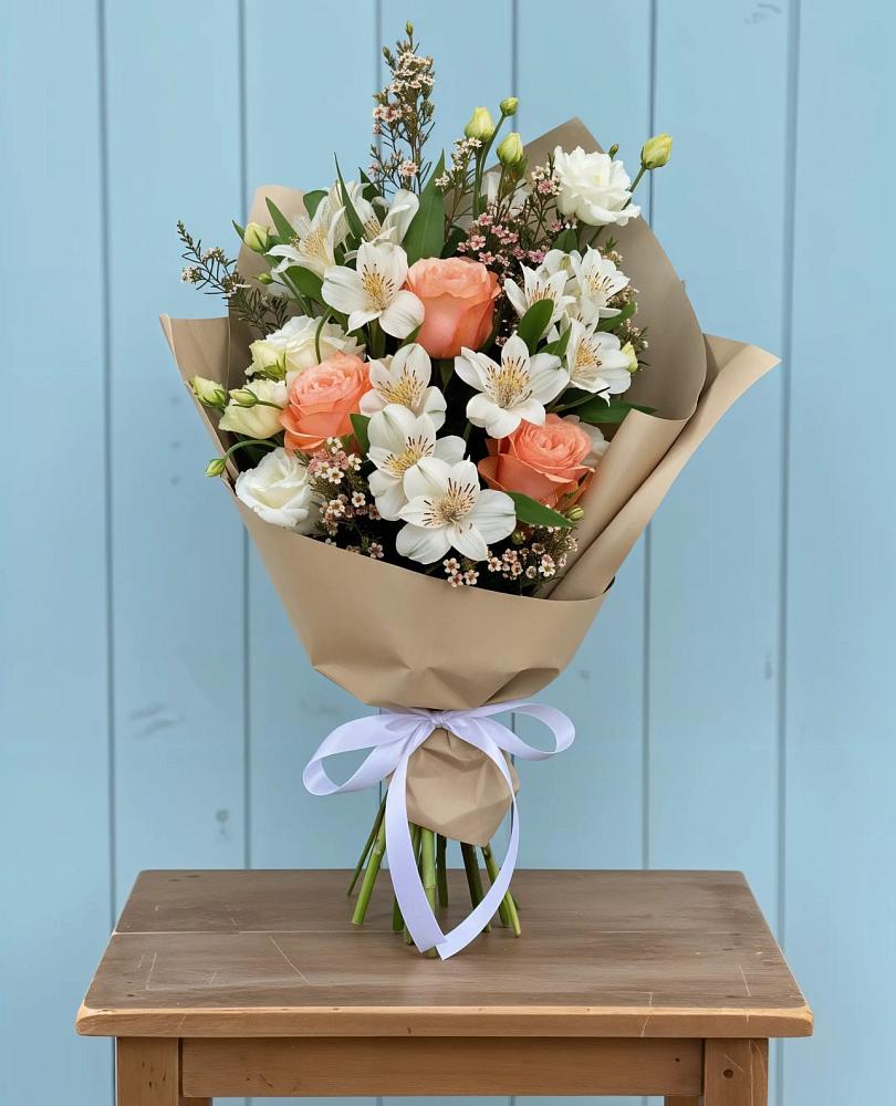 Букет цветов из: Альстромерии, Лизиантусы, Розы и Хризантемы в Сватково